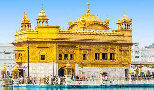 Best Time to Book Flights from Canada to India for the Lowest Fares
